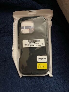 MagSafe-Compatible Black iPhone 16 Pro Case